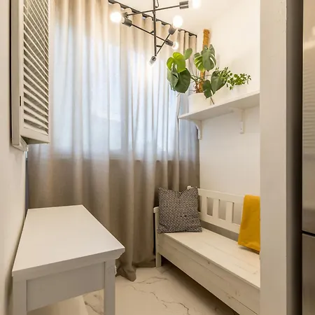 Apartman With Rated Breakfast Zap *