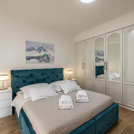 With Rated Breakfast Zap Apartman Split