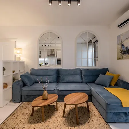 With Rated Breakfast Zap Lejlighed *