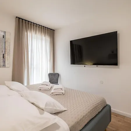 With Rated Breakfast Zap Апартаменты