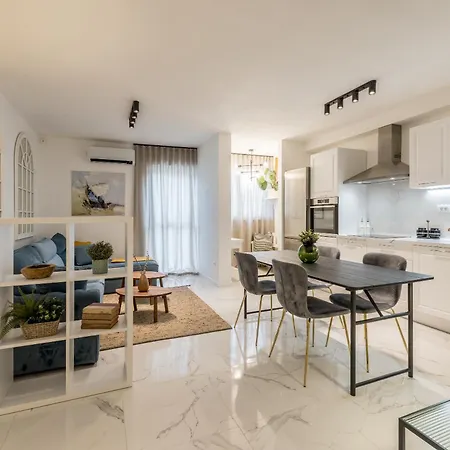 아파트 With Rated Breakfast Zap 스플리트