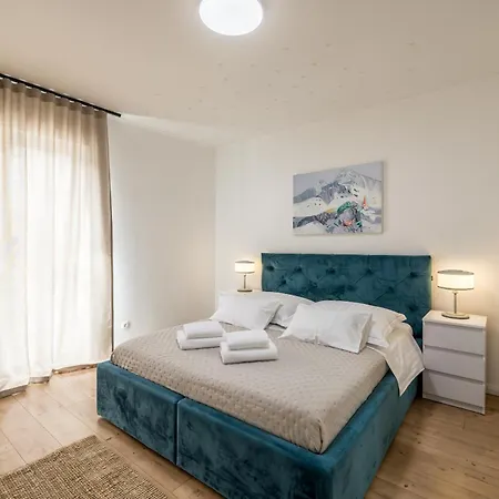 아파트 With Rated Breakfast Zap