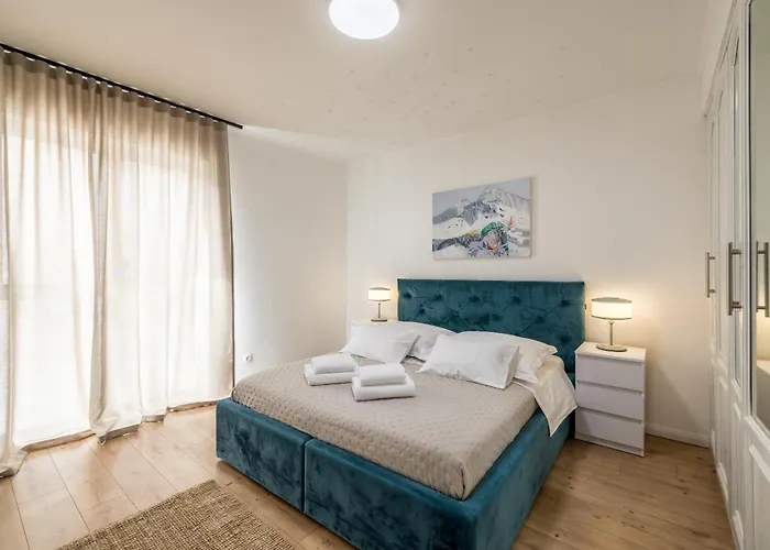 아파트 With Rated Breakfast Zap