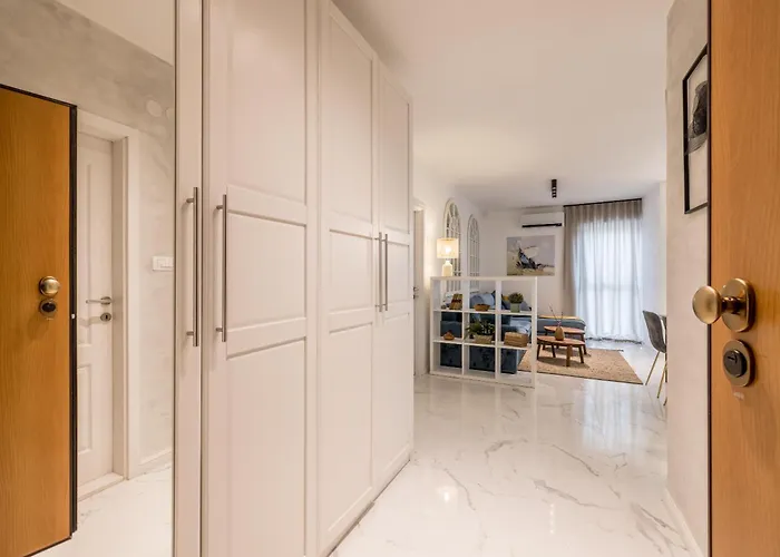 아파트 With Rated Breakfast Zap *